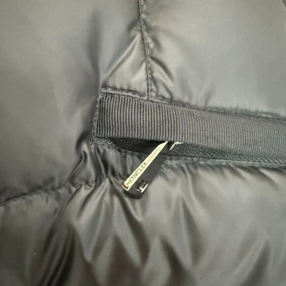 Moncler Short Puffer Jacket - Black, Cinched Waist & Removable Fur Hood - Picture 8 of 8